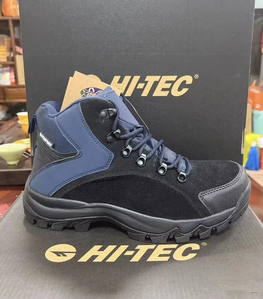 HI-TEC HIKING SHOES